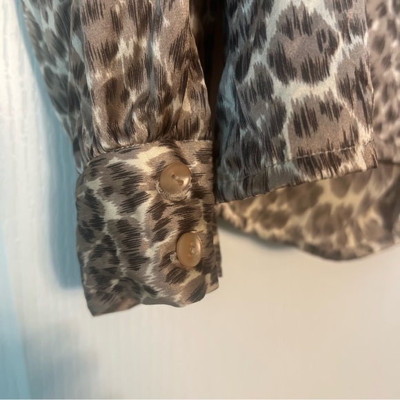 VINTAGE, Carlisle 100% Silk leopard print blouse, size 8 - Picture 6 of 7